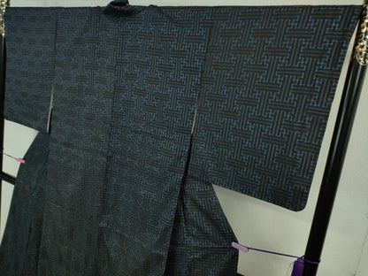 平和屋着物●希少 本場大島紬 龍郷絣 秋名バラ 逸品 DZAB1158kh5