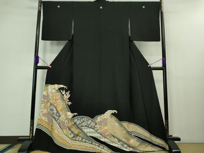 平和屋着物●極上 創業460年・千總 黒留袖 駒刺繍 宝尽くし 立波文 金彩 三越扱い 逸品 DZAB1176kh5