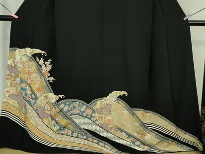 平和屋着物●極上 創業460年・千總 黒留袖 駒刺繍 宝尽くし 立波文 金彩 三越扱い 逸品 DZAB1176kh5