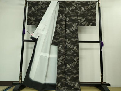 平和屋本店■極上 白泥染の第一人者・絣の魔術師 恵積五郎 本場大島紬 恵大島織物謹製 猫 さが美扱い 反端付き 逸品 未使用　DZAB1306kh5