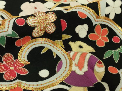 平和屋本店●極上 アンティーク 大正ロマン 振袖 駒刺繍 雲取り飛鶴吉祥花文 黒地 金彩 逸品 DZAB1615kh5