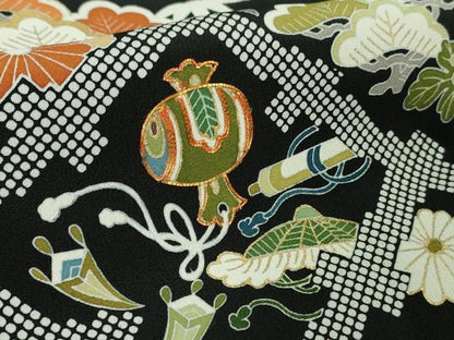 平和屋本店●極上　創業460年・千總　黒留袖　駒刺繍　宝尽くし　飛鶴吉祥花文　高島屋扱い　逸品　DZAB1621kh6
