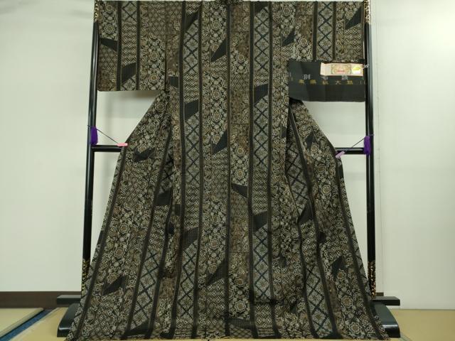 平和屋本店■極上 中国三大刺繍 スワトウ刺繍 刺し子 総刺繍 本場縞大島紬 名物裂間道 大島紬美幸謹製 ロング丈 証紙付き 逸品 DZAB1723kh5