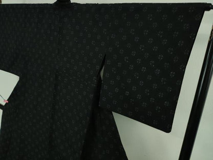 平和屋本店▽極上　青山みとも　本場結城縮　単衣　丸文　黒地　逸品　DZAB1740kh6