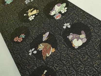平和屋着物●極上　六通柄袋帯　兎　猫　狸　梟　黒地　金糸　逸品　DZAB1782kh6