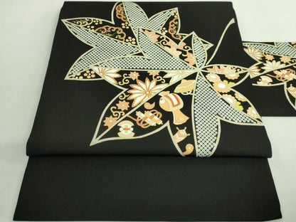平和屋着物●極上　塩瀬　九寸名古屋帯　駒刺繍　宝尽くし楓文　黒地　金彩　逸品　DZAB1820kh6