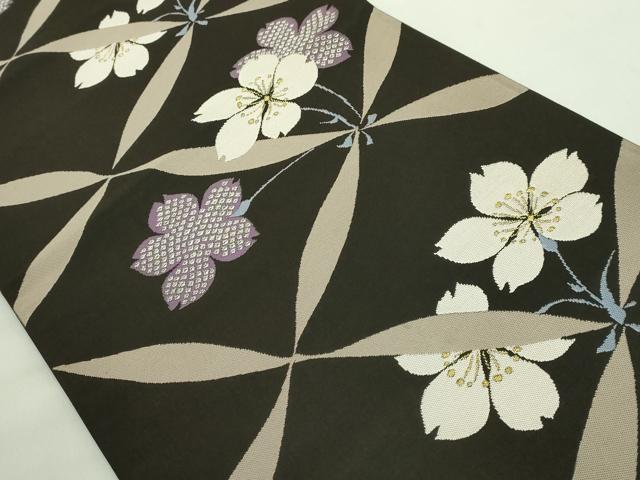 平和屋着物●極上　世界的人形師　辻村寿三郎　ジュサブロー　六通柄袋帯　舞桜　濡羽色地　金銀糸　逸品　DZAB1842kh6