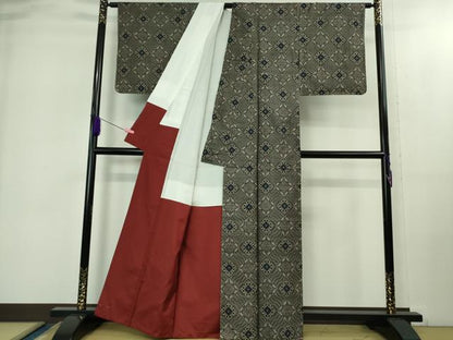 平和屋着物●希少　本場大島紬　龍郷絣　谷崎織物謹製　証紙付き　逸品　未使用　DZAB1962kh6