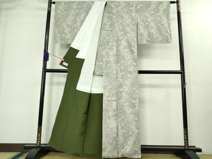 平和屋着物●極上　都喜ヱ門　本場大島紬　白大島　藤白泥　光彩の響き　藤絹織物謹製　やまと誂製　証紙付き　逸品　未使用　DZAB1965kh6