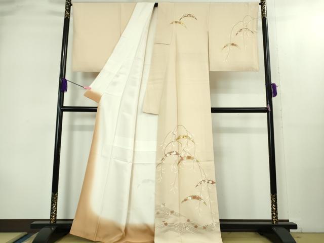 平和屋本店●極上　銀座ちた和　訪問着　駒刺繍　雪芝花文　肌色地　金彩　伊と幸　たとう紙・反端付き　逸品　DZAB1979kh6