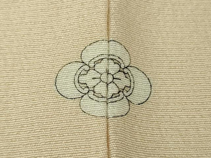 平和屋本店●極上　銀座ちた和　訪問着　駒刺繍　雪芝花文　肌色地　金彩　伊と幸　たとう紙・反端付き　逸品　DZAB1979kh6