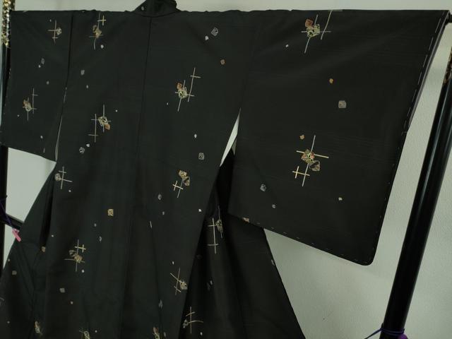 平和屋着物●極上　本場大島紬　総刺繍　破れ色紙花文　黒地　金糸　ロング丈　逸品　未使用　DZAB2121kh6