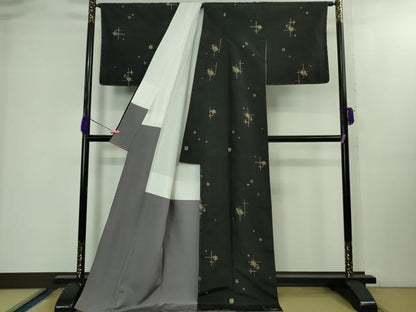 平和屋着物●極上　本場大島紬　総刺繍　破れ色紙花文　黒地　金糸　ロング丈　逸品　未使用　DZAB2121kh6