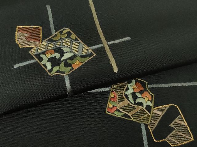 平和屋着物●極上　本場大島紬　総刺繍　破れ色紙花文　黒地　金糸　ロング丈　逸品　未使用　DZAB2121kh6