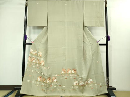 平和屋着物●極上　色留袖　作家物　駒刺繍　花兎　柳鼠色地　金彩　三越扱い　反端付き　逸品　DZAB2138kh6