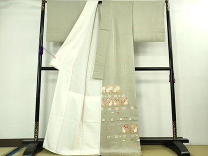 平和屋着物●極上　色留袖　作家物　駒刺繍　花兎　柳鼠色地　金彩　三越扱い　反端付き　逸品　DZAB2138kh6