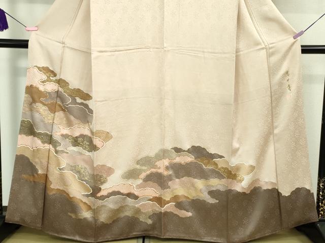 平和屋本店●極上　皇室献上作家　藤井寛　訪問着　駒刺繍　雲重ね　灰桜色地　金彩　逸品　DZAB2197kh6