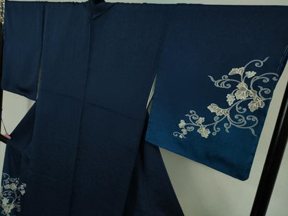 平和屋本店●極上　金彩友禅　卓越技能者・名工・和田光正　訪問着　葡萄蔦の葉文　濃藍色地　暈し染め　銀彩　逸品　DZAB2202kh6