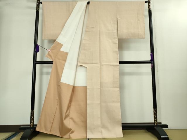 平和屋本店●極上　本場結城紬　重要無形文化財　井上商事謹製　色無地　薄い水柿色　証紙付き　逸品　DZAB2230kh6
