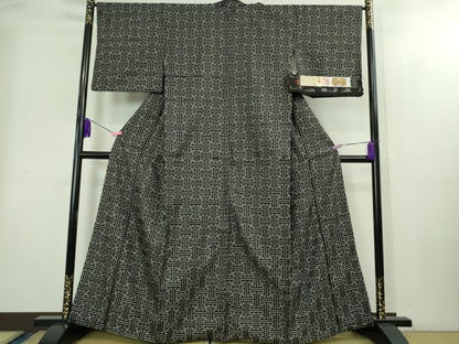 平和屋本店●希少　本場大島紬　龍郷絣　秋名バラ　隅元要子作　秋場謹製　白×黒　証紙付き　逸品　DZAB2257kh6