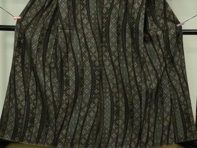 平和屋着物●本場大島紬　肥後和子作　純泥染め　手織り　一元7マルキ　エ霞み正倉院花文　証紙付き　正絹　逸品　AABD6422cs 平和屋着物○本場大島紬 肥後和子作 純泥染め 手織り 一元7マルキ