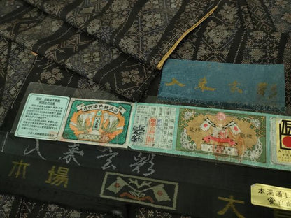 平和屋着物●極上　本場大島紬　7マルキ　古代染色純泥染　入来玄彩　花間道　カネトク謹製　証紙付き　逸品　未使用　DZAB2262kh6