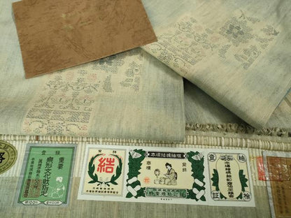 平和屋本店●極上　本場結城紬　重要無形文化財　100亀甲　飛び亀甲柄　井上商事謹製　色紙花文　証紙・証明書付き　逸品　DZAB2408kh6