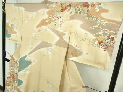 平和屋本店●極上　創業460年・千總　訪問着　駒刺繍　扇面飛鶴鴛鴦花文　丁子色地　暈し染め　金彩　大丸扱い　逸品　DZAB2437kh6