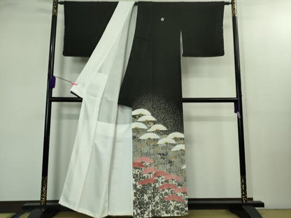 平和屋本店●極上　人間国宝　森口華弘　蒔糊友禅　蒔糊散らし　黒留袖　刺繍　横菊　金糸　三越扱い　逸品　DZAB2442kh6