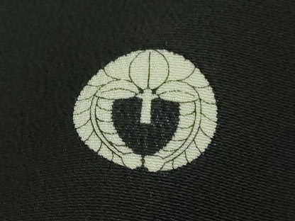 平和屋本店●極上　人間国宝　森口華弘　蒔糊友禅　蒔糊散らし　黒留袖　刺繍　横菊　金糸　三越扱い　逸品　DZAB2442kh6