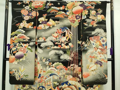 平和屋着物●極上　アンティーク　大正ロマン　振袖　駒刺繍　御所車　花薬玉　黒地　暈し染め　金彩　逸品　DZAB2484kh6