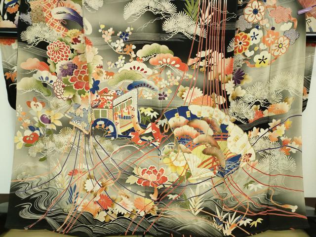 平和屋着物●極上　アンティーク　大正ロマン　振袖　駒刺繍　御所車　花薬玉　黒地　暈し染め　金彩　逸品　DZAB2484kh6