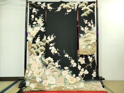 平和屋本店●極上　お引きずり・お引き摺り・引き振袖 和装　結婚式　舞妓　芸妓　芸者　吉祥花文　駒刺繍　黒地　金彩　逸品　DZAB2494kh6