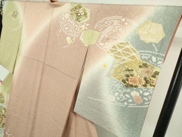 平和屋着物●極上　十日町 名門青柳謹製　絞麗舎　訪問着　駒刺繍　吉祥花文　暈し染め　金彩　逸品　未使用　DZAB2501kh6