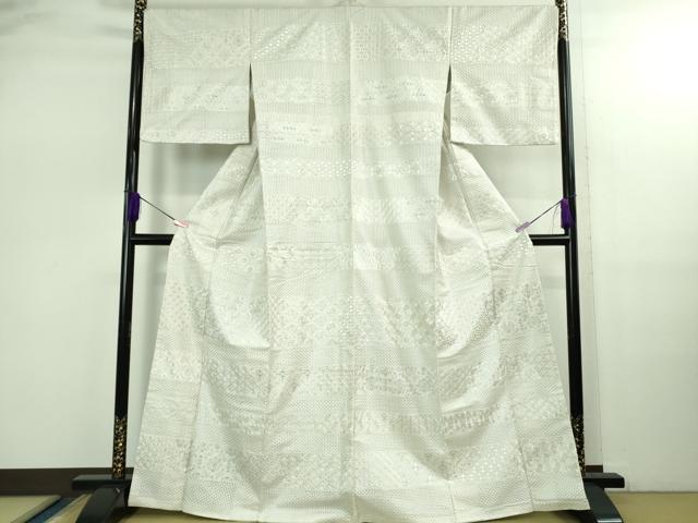 平和屋本店●極上　本場大島紬　白大島　訪問着　総刺繍　横段花菱文　逸品　DZAB2541kh6