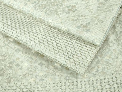 平和屋本店●極上　本場大島紬　白大島　訪問着　総刺繍　横段花菱文　逸品　DZAB2541kh6