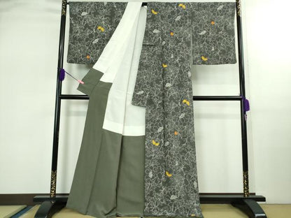 平和屋本店●極上　銀座　志ま亀　小紋　舞蝶花文　藍墨茶色地　鬼しぼ縮緬　たとう紙付き　逸品　DZAB2544kh6