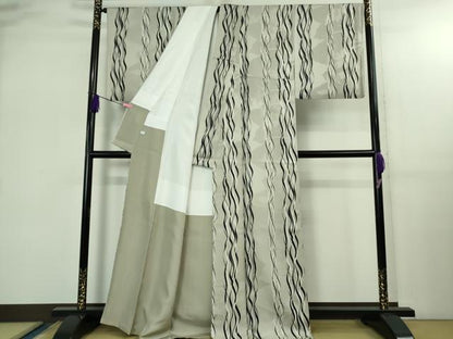 平和屋着物●極上　小紋　よろけ縞　草花地紋　白橡色地　逸品　DZAB2571kh6