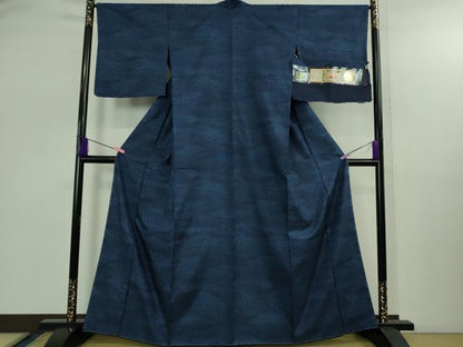 平和屋着物●極上　本場大島紬　琉球藍　名物裂霞文　まさき織物謹製　背抜き仕立て　証紙付き　逸品　未使用　DZAB2779kh6