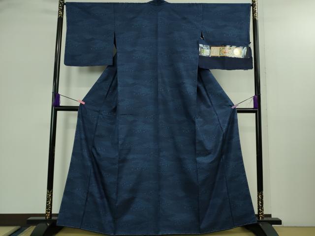 平和屋着物●極上　本場大島紬　琉球藍　名物裂霞文　まさき織物謹製　背抜き仕立て　証紙付き　逸品　未使用　DZAB2779kh6