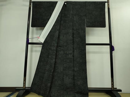 平和屋着物▽極上 結城紬 単衣 80亀甲 風景文 黒地 証紙付き 逸品 未使用 DZAB2798kh6