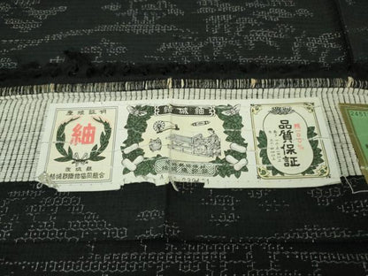 平和屋着物▽極上 結城紬 単衣 80亀甲 風景文 黒地 証紙付き 逸品 未使用 DZAB2798kh6