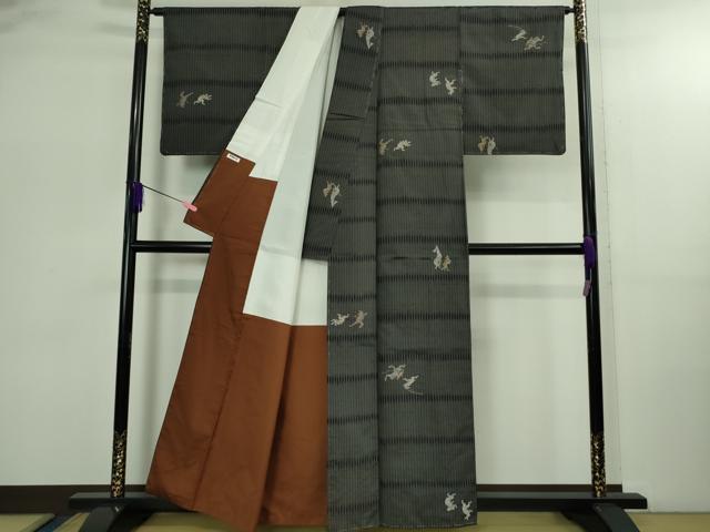 平和屋着物●極上　京の名門・菱屋六右ェ門　紬　鳥獣戯画　黒地　反端付き　逸品　未使用　DZAB2817kh6