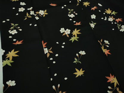 平和屋着物●極上　小紋　桜楓文　黒地　鬼しぼ縮緬　金彩　松坂屋扱い　逸品　DZAB2850kh6