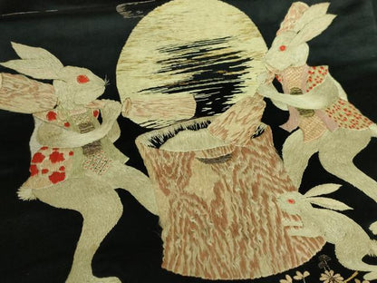 平和屋本店●極上　アンティーク　大正ロマン　九寸名古屋帯　総手刺繍　兎　餅つき　黒地　金糸　逸品　DZAB2866kh6