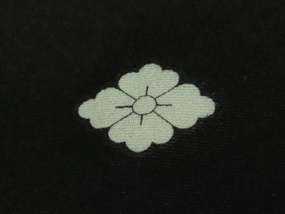 平和屋本店●極上　創業460年・千總　黒留袖　駒刺繍　束ね熨斗　宝尽くし　金彩　たとう紙付き　逸品　DZAB2955kh6