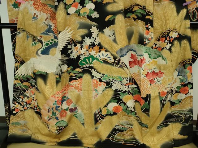 平和屋本店●極上　アンティーク　大正ロマン　振袖　駒刺繍　飛鶴松文　黒地　金彩　逸品　DZAB3028kh6