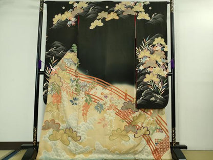 平和屋着物●極上　アンティーク　大正ロマン　振袖　駒刺繍　渡橋花松文　暈し染め　黒地　金彩　逸品　DZAB3030kh6