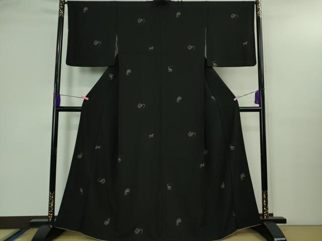 平和屋着物●極上　伝統工芸品　民芸草木　小紋　海老　蟹　魚　黒地　金彩　反端付き　逸品　DZAB3038kh6
