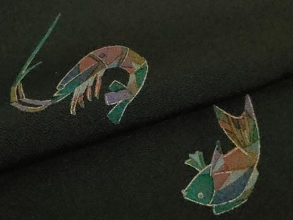 平和屋着物●極上　伝統工芸品　民芸草木　小紋　海老　蟹　魚　黒地　金彩　反端付き　逸品　DZAB3038kh6